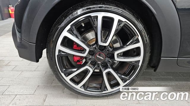 Mini Cooper S 2023 — ფოტო 5/20