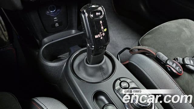 Mini Cooper S 2023 — ფოტო 9/20