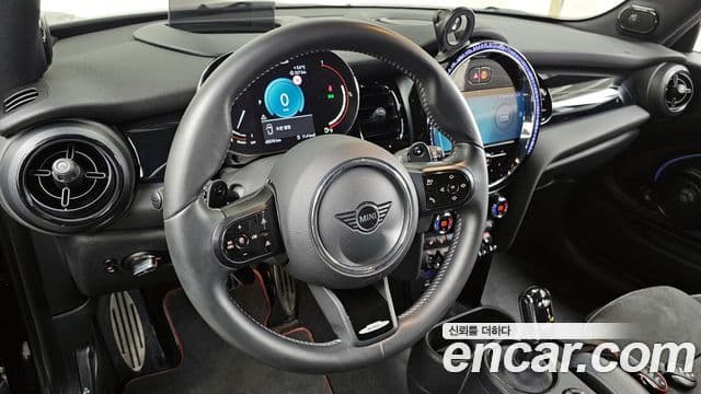 Mini Cooper S 2023 — ფოტო 13/20