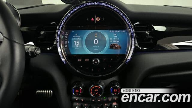 Mini Cooper S 2023 — ფოტო 14/20
