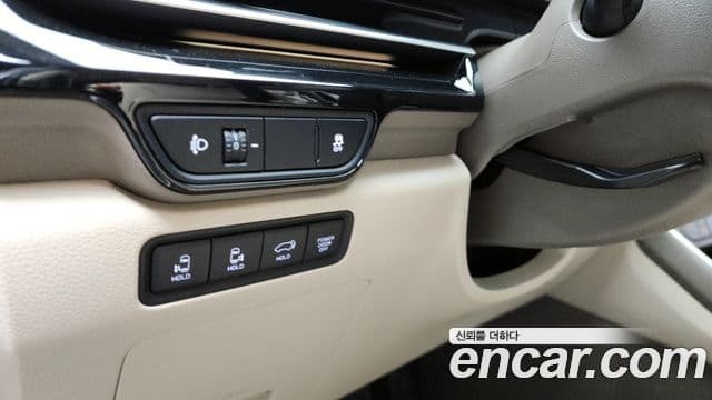 Kia Carnival 2024 — ფოტო 16/20