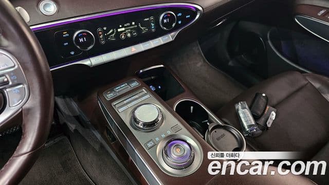 Genesis GV70 2021 — Şəkil 9/20