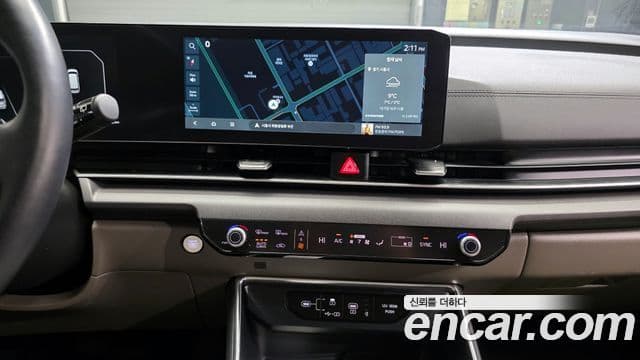 Kia Carnival 2023 — Şəkil 16/20