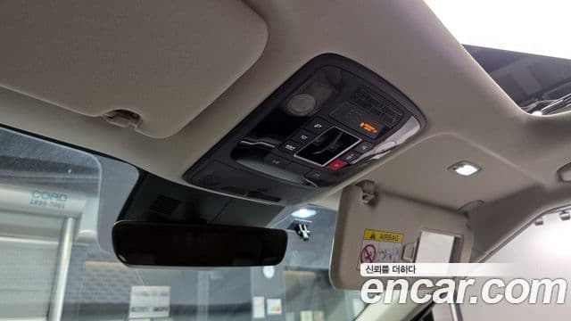 Kia Carnival 2023 — Фото 17/20