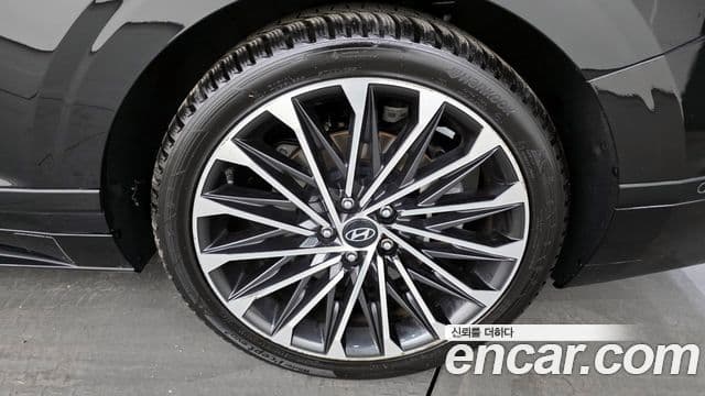 Hyundai Grandeur 2023 — ფოტო 5/20