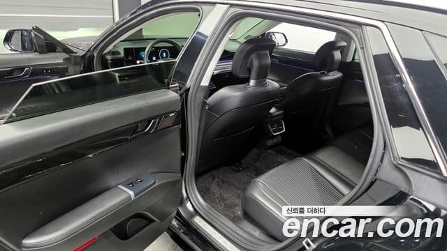 Hyundai Grandeur 2023 — ფოტო 11/20