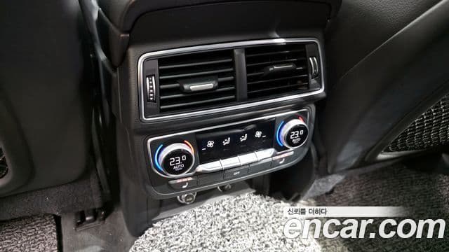 Audi Q7 2019 — Şəkil 19/20