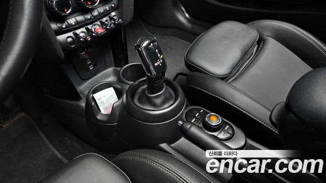Mini Cooper S 2021 — фото 9 из 20
