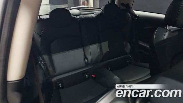 Mini Cooper S 2021 — фото 12 из 20