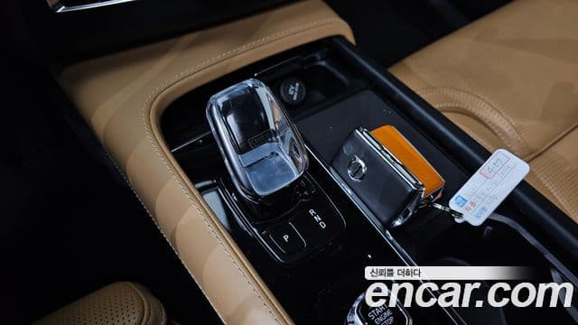 Volvo XC90 2021 — ფოტო 9/20