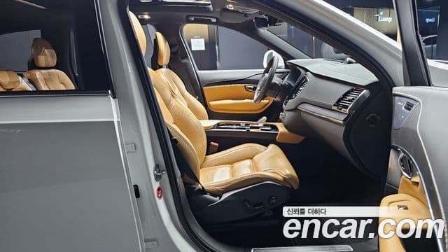 Volvo XC90 2021 — фото 10 из 20