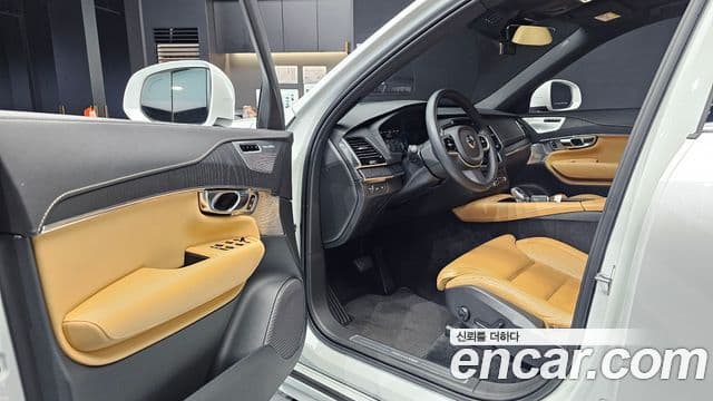 Volvo XC90 2021 — ფოტო 11/20