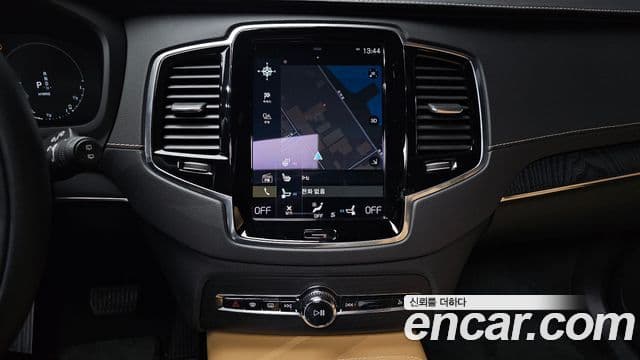 Volvo XC90 2021 — фото 14 из 20