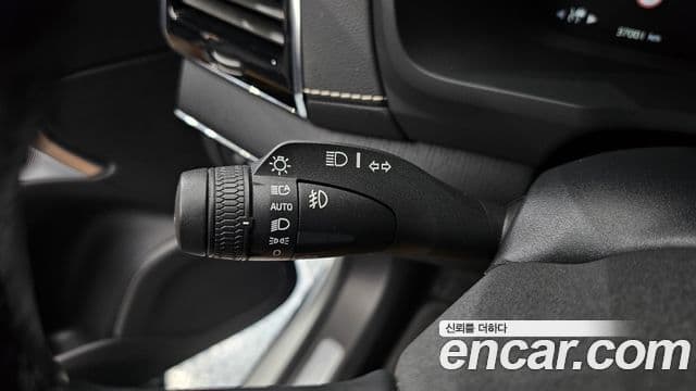 Volvo XC90 2021 — ფოტო 17/20