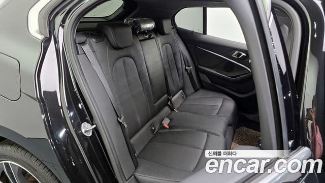 BMW 1 Series 2022 — ფოტო 12/20