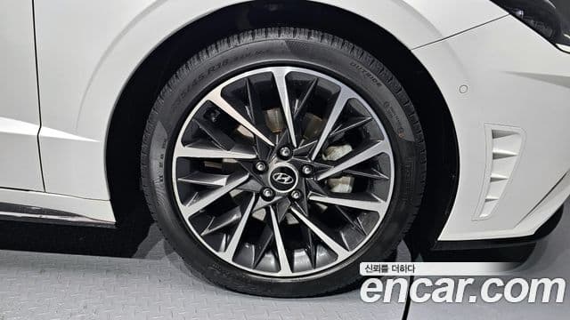 Hyundai Sonata 2021 — ფოტო 5/20