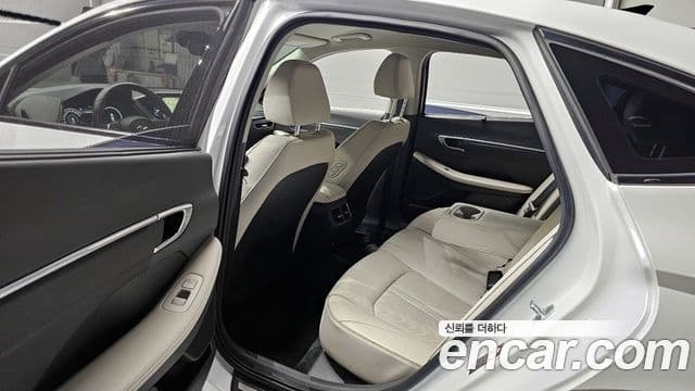 Hyundai Sonata 2021 — ფოტო 11/20
