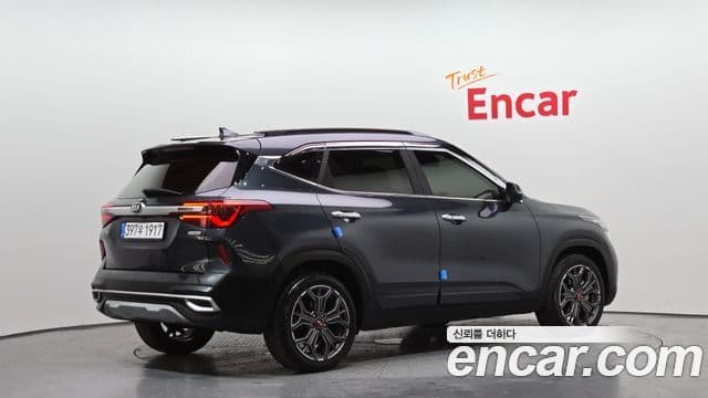 Kia Seltos 2021 — ფოტო 2/20
