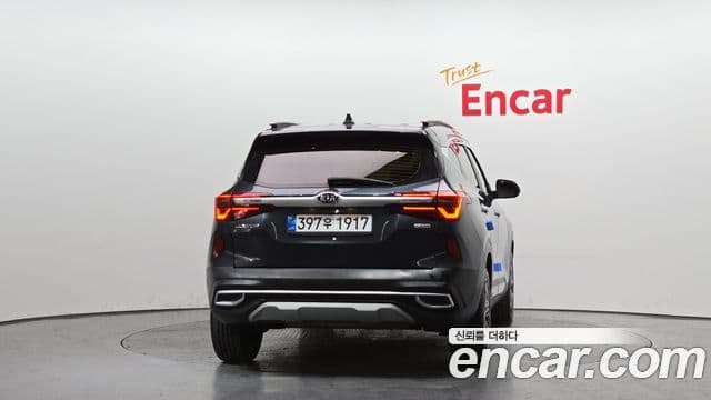 Kia Seltos 2021 — ფოტო 4/20