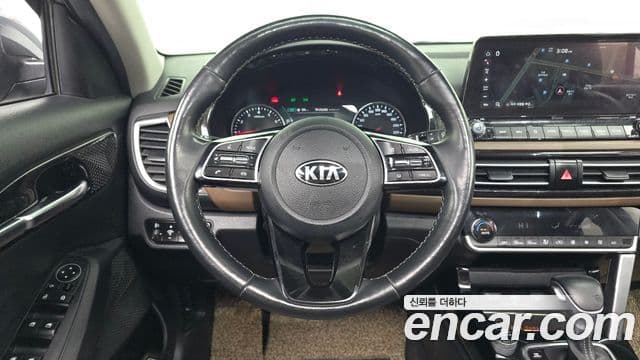Kia Seltos 2021 — ფოტო 13/20
