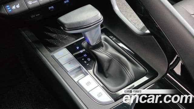 Hyundai The New Avante Hybrid 2021 — ფოტო 19/20