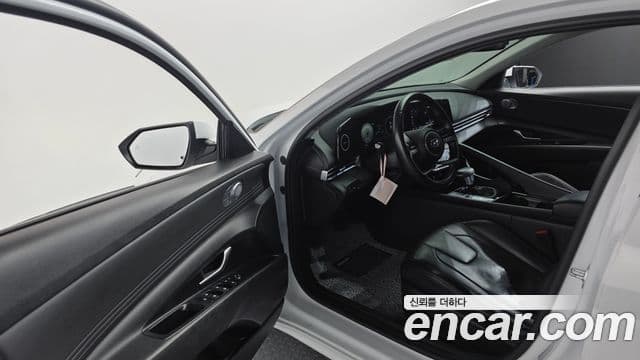 Hyundai The New Avante Hybrid 2021 — ფოტო 16/20
