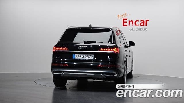 Audi Q7 2022 — ფოტო 4/20