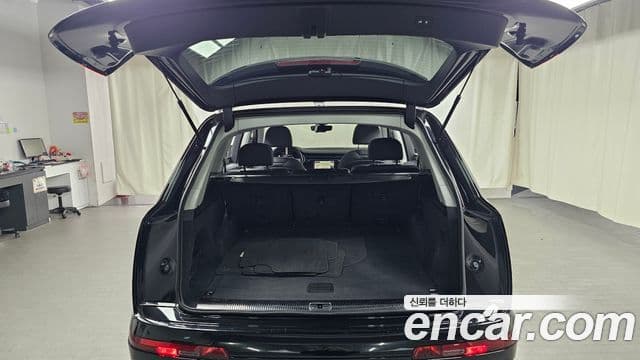 Audi Q7 2022 — ფოტო 20/20