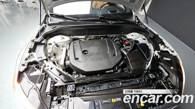 Volvo XC60 2021 — Şəkil 6/20