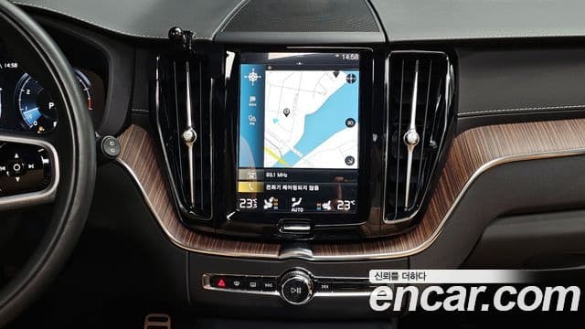 Volvo XC60 2021 — Şəkil 15/20