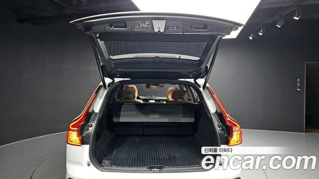Volvo XC60 2021 — Şəkil 20/20