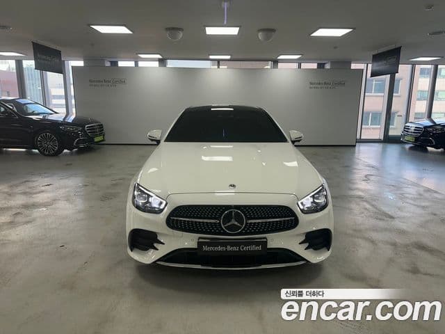 Mercedes-Benz E-Class 2023 — Фото 2/17