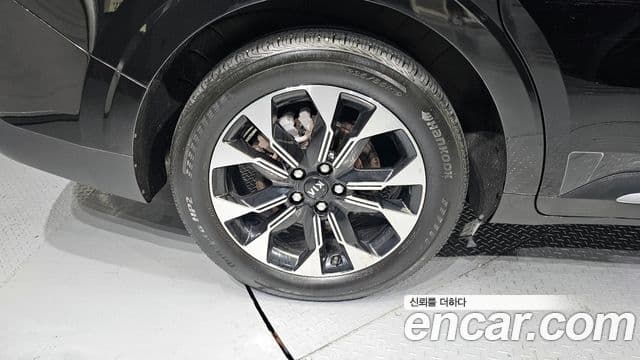 Kia Carnival 2021 — Фото 5/20