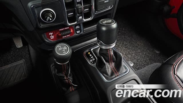 Jeep Wrangler 2021 — Фото 9/20
