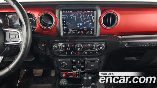 Jeep Wrangler 2021 — Фото 14/20