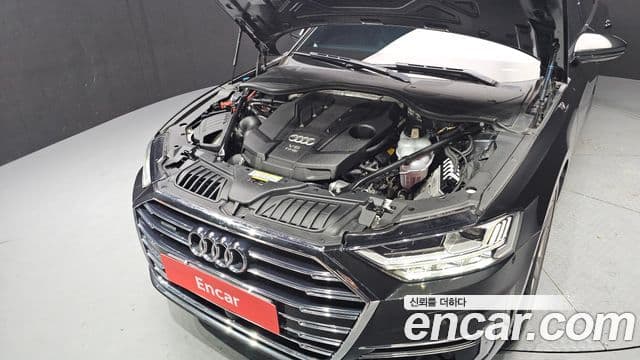 Audi A8 2018 — Şəkil 9/20
