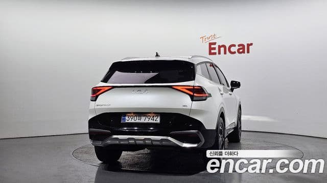 Kia Sportage 2021 — ფოტო 4/20