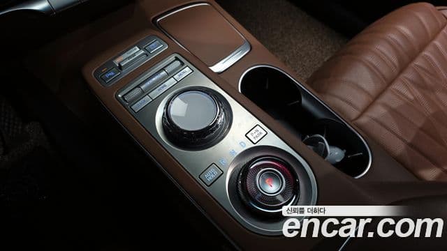 Genesis GV70 2021 — Şəkil 9/20