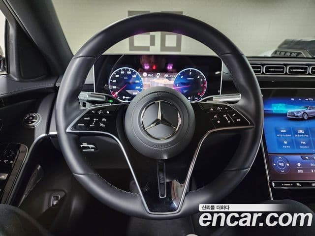 Mercedes-Benz S-Class 2022 — Photo 13/20