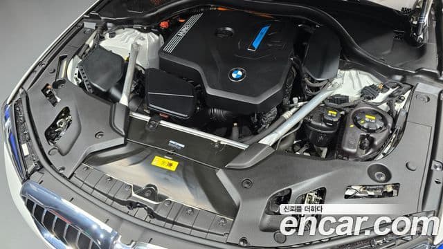 BMW 5 Series 2022 — фото 6 из 20