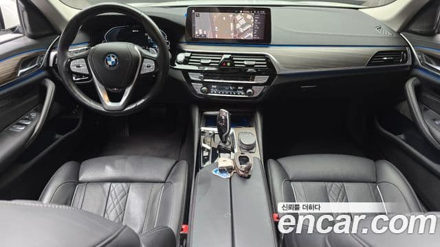 BMW 5 Series 2022 — фото 7 из 20