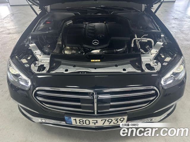 Mercedes-Benz E-Class 2021 — ფოტო 11/17