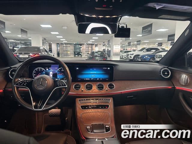 Mercedes-Benz E-Class 2021 — ფოტო 2/17