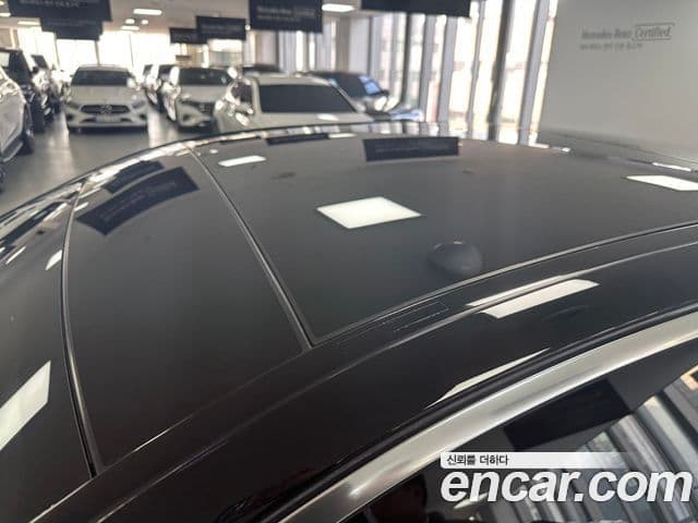 Mercedes-Benz E-Class 2021 — ფოტო 16/17