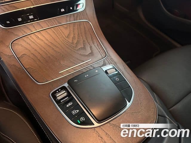 Mercedes-Benz E-Class 2021 — ფოტო 17/17