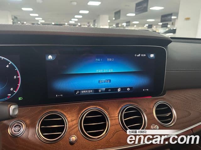 Mercedes-Benz E-Class 2021 — ფოტო 14/17