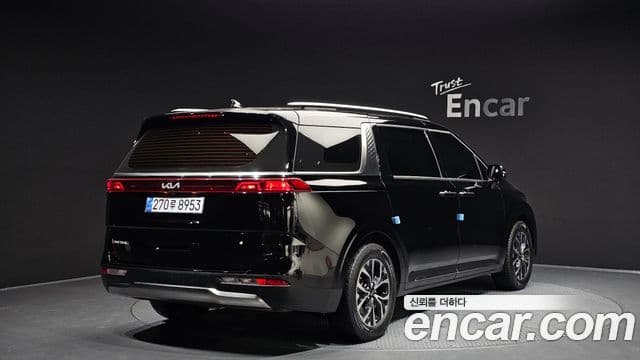 Kia Carnival 2023 — Фото 2/20