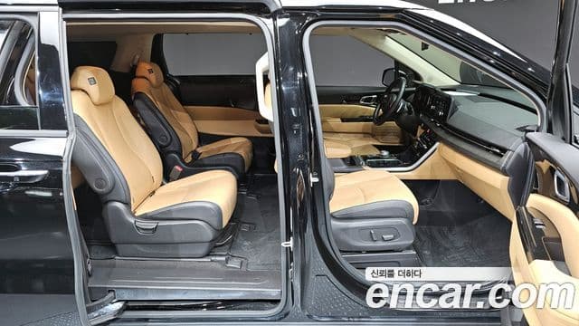 Kia Carnival 2023 — Фото 11/20