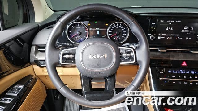 Kia Carnival 2023 — Фото 14/20