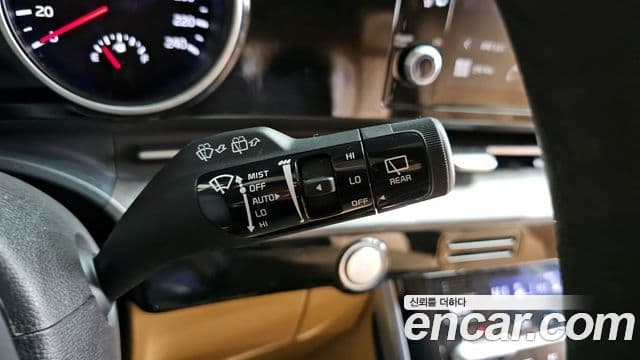 Kia Carnival 2023 — Фото 15/20